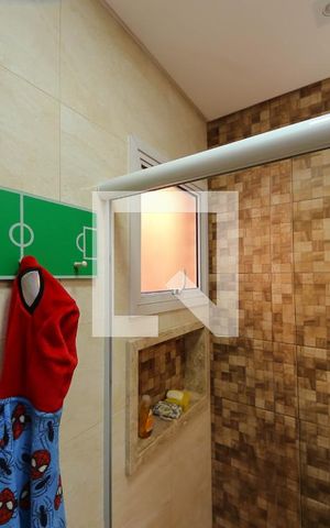 Casa à venda com 220m², 4 quartos e 4 vagas Casa à venda com 220m², 4 quartos e 4 vagasBanheiro Suíte 2