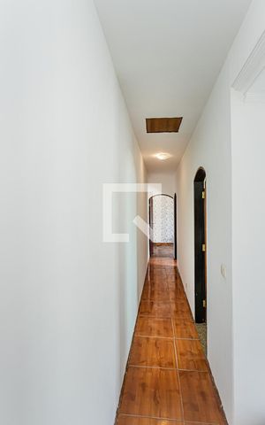 Casa à venda com 130m², 3 quartos e 2 vagas Casa à venda com 130m², 3 quartos e 2 vagasCorredor