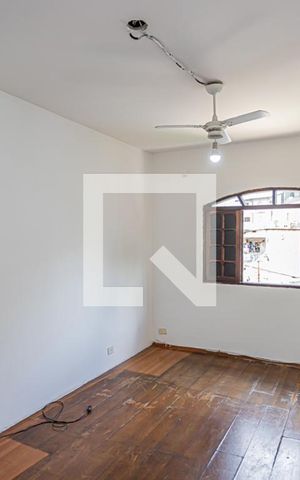 Casa à venda com 130m², 3 quartos e 2 vagas Casa à venda com 130m², 3 quartos e 2 vagasQuarto 1