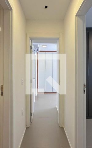 Apartamento à venda com 69m², 2 quartos e 1 vagaCorredor Quartos