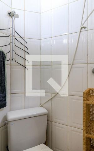 Casa à venda com 240m², 2 quartos e 2 vagasBanheiro de serviço