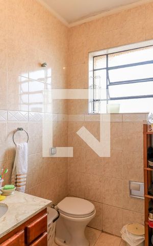 Casa à venda com 240m², 2 quartos e 2 vagasBanheiro da Suíte 1