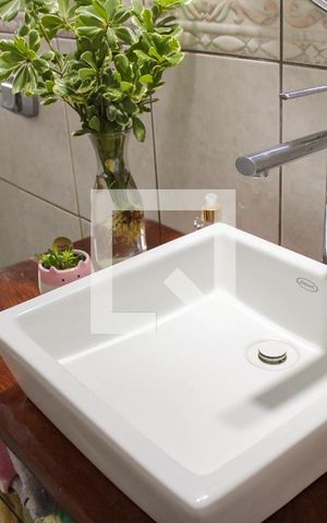 Casa à venda com 110m², 2 quartos e 4 vagas Casa à venda com 110m², 2 quartos e 4 vagasBanheiro