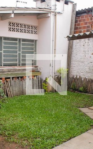 Casa à venda com 110m², 2 quartos e 4 vagas Casa à venda com 110m², 2 quartos e 4 vagasÁrea externa