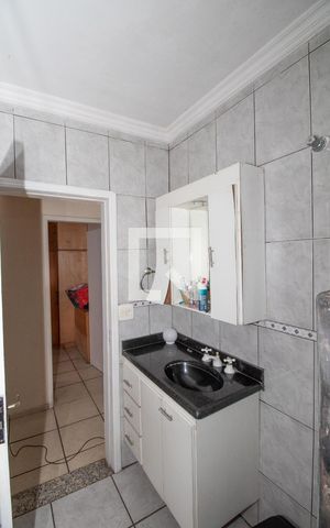 Casa à venda com 157m², 3 quartos e 2 vagas Casa à venda com 157m², 3 quartos e 2 vagasBanheiro Social