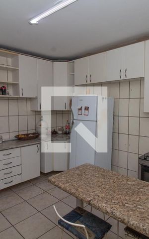 Casa à venda com 157m², 3 quartos e 2 vagas Casa à venda com 157m², 3 quartos e 2 vagasCozinha