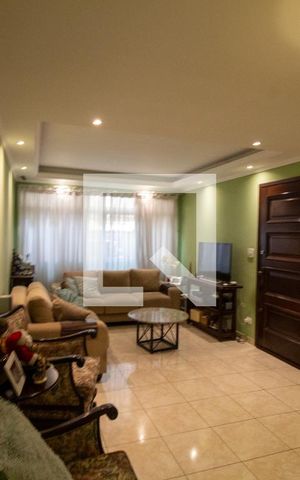 Casa à venda com 135m², 3 quartos e 2 vagas Casa à venda com 135m², 3 quartos e 2 vagasSala