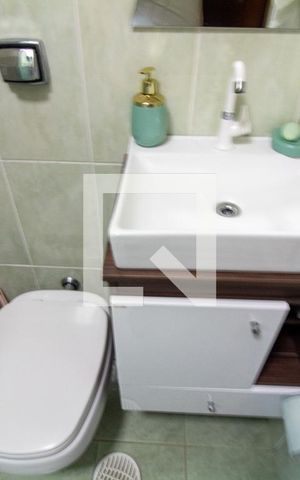 Casa à venda com 135m², 3 quartos e 2 vagas Casa à venda com 135m², 3 quartos e 2 vagasBanheiro