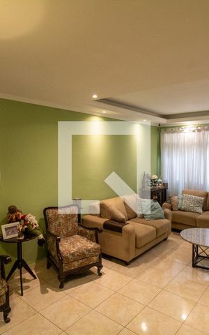 Casa à venda com 135m², 3 quartos e 2 vagas Casa à venda com 135m², 3 quartos e 2 vagasSala
