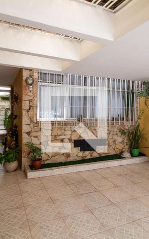 Casa à venda com 135m², 3 quartos e 2 vagas Casa à venda com 135m², 3 quartos e 2 vagasGaragem