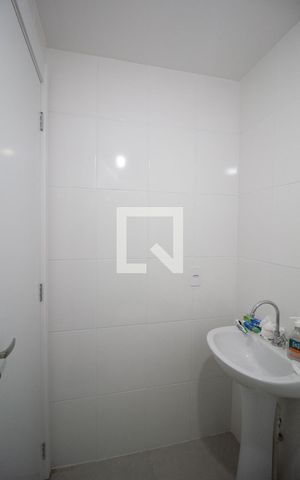 Apartamento à venda com 43m², 2 quartos e sem vaga Apartamento à venda com 43m², 2 quartos e sem vagaBanheiro