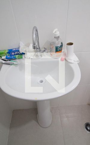 Apartamento à venda com 43m², 2 quartos e sem vaga Apartamento à venda com 43m², 2 quartos e sem vagaBanheiro