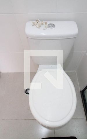 Apartamento à venda com 43m², 2 quartos e sem vaga Apartamento à venda com 43m², 2 quartos e sem vagaBanheiro