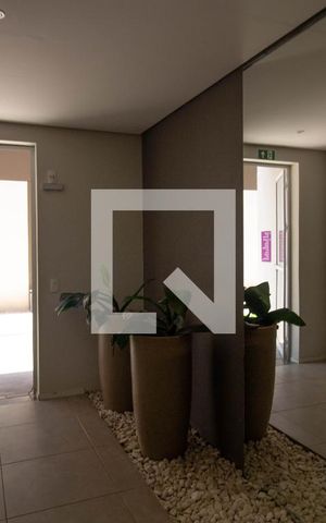 Apartamento à venda com 43m², 2 quartos e sem vaga Apartamento à venda com 43m², 2 quartos e sem vagaHall