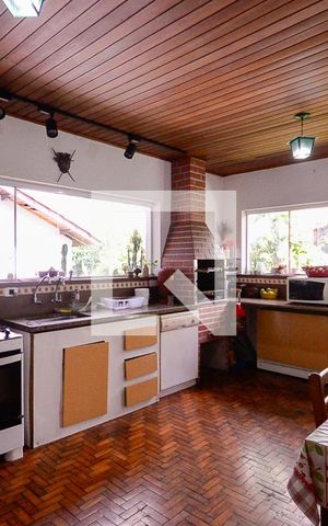 Casa para alugar com 300m², 3 quartos e 3 vagas Casa para alugar com 300m², 3 quartos e 3 vagasEspaço Gourmet