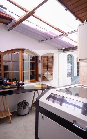 Casa para alugar com 300m², 3 quartos e 3 vagas Casa para alugar com 300m², 3 quartos e 3 vagasOficina de Artesanato