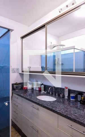 Casa para alugar com 300m², 3 quartos e 3 vagas Casa para alugar com 300m², 3 quartos e 3 vagasBanheiro do quarto 2