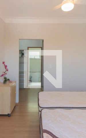 Casa à venda com 300m², 4 quartos e 5 vagas Casa à venda com 300m², 4 quartos e 5 vagasSuíte 1