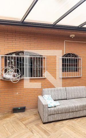 Casa para alugar com 240m², 2 quartos e 2 vagas Casa para alugar com 240m², 2 quartos e 2 vagasEdícula