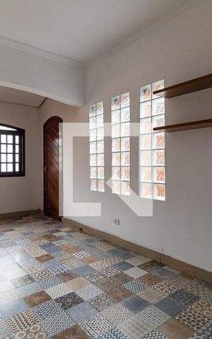 Casa para alugar com 240m², 2 quartos e 2 vagas Casa para alugar com 240m², 2 quartos e 2 vagasSala