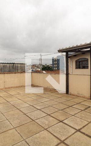Casa para alugar com 240m², 2 quartos e 2 vagas Casa para alugar com 240m², 2 quartos e 2 vagasTerraço
