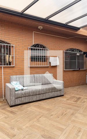 Casa para alugar com 240m², 2 quartos e 2 vagas Casa para alugar com 240m², 2 quartos e 2 vagasQuintal