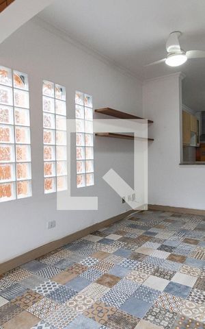 Casa para alugar com 240m², 2 quartos e 2 vagas Casa para alugar com 240m², 2 quartos e 2 vagasSala