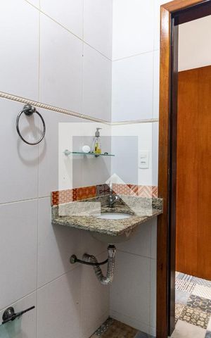 Casa para alugar com 240m², 2 quartos e 2 vagas Casa para alugar com 240m², 2 quartos e 2 vagasBanheiro da Suíte