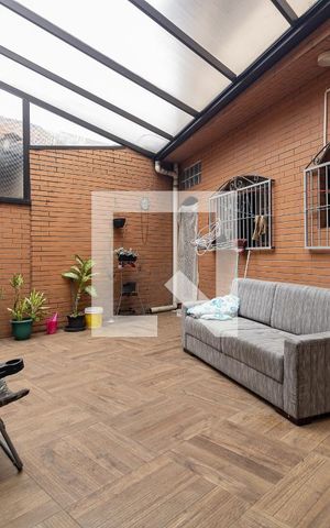 Casa para alugar com 240m², 2 quartos e 2 vagas Casa para alugar com 240m², 2 quartos e 2 vagasQuintal