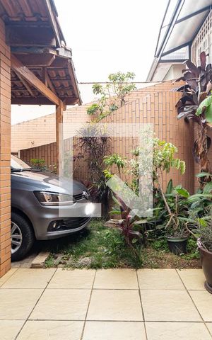 Casa para alugar com 240m², 2 quartos e 2 vagas Casa para alugar com 240m², 2 quartos e 2 vagasGaragem