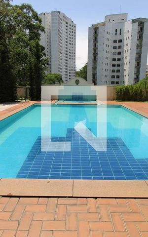 Apartamento à venda com 178m², 3 quartos e sem vagaÁrea comum - Piscina