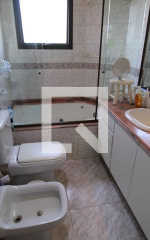 Apartamento à venda com 178m², 3 quartos e sem vagaBanheiro da Suíte 1