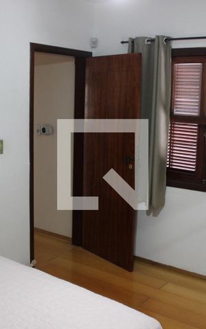 Casa à venda com 182m², 3 quartos e 2 vagasSuíte