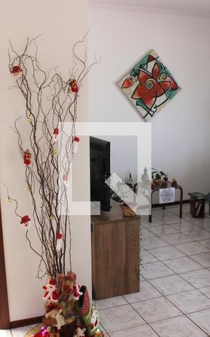 Casa à venda com 182m², 3 quartos e 2 vagasSala
