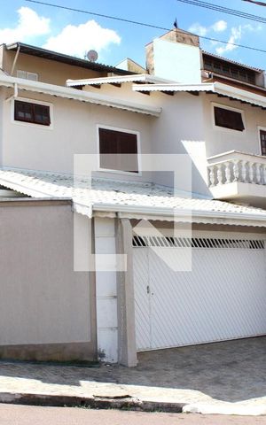 Casa à venda com 182m², 3 quartos e 2 vagasFachada