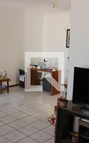 Casa à venda com 182m², 3 quartos e 2 vagasSala