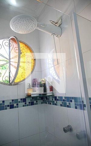 Casa à venda com 160m², 3 quartos e 2 vagas Casa à venda com 160m², 3 quartos e 2 vagasBanheiro da Suíte