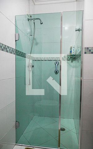 Casa à venda com 160m², 3 quartos e 2 vagas Casa à venda com 160m², 3 quartos e 2 vagasBanheiro Social