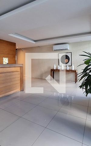 Apartamento à venda com 103m², 2 quartos e 1 vaga Apartamento à venda com 103m², 2 quartos e 1 vagaFachada e portaria