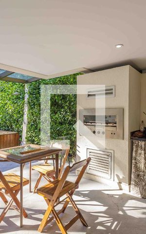 Apartamento à venda com 188m², 3 quartos e 2 vagas Apartamento à venda com 188m², 3 quartos e 2 vagasÁrea externa
