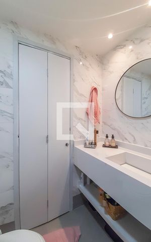 Apartamento à venda com 76m², 2 quartos e 1 vaga Apartamento à venda com 76m², 2 quartos e 1 vagaBanheiro