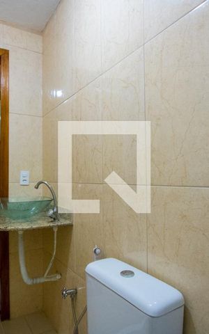 Casa à venda com 81m², 2 quartos e sem vaga Casa à venda com 81m², 2 quartos e sem vagaBanheiro social 1