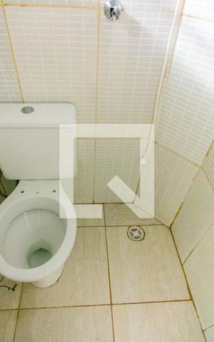 Casa à venda com 81m², 2 quartos e sem vaga Casa à venda com 81m², 2 quartos e sem vagaBanheiro social 2