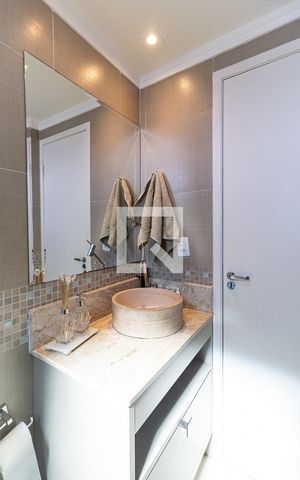Apartamento à venda com 50m², 2 quartos e 1 vaga Apartamento à venda com 50m², 2 quartos e 1 vagaBanheiro Social
