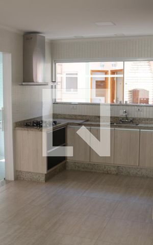 Casa para alugar com 205m², 6 quartos e 4 vagasCozinha