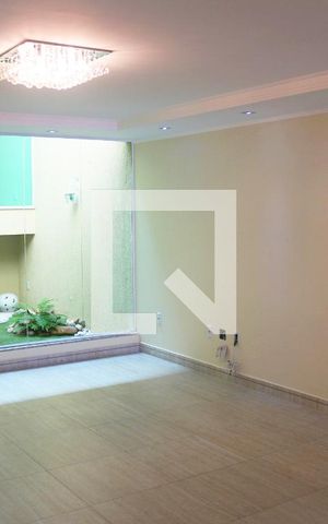 Casa para alugar com 205m², 6 quartos e 4 vagasSala