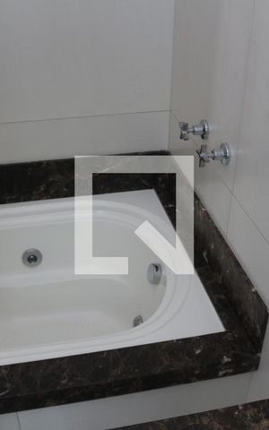 Casa para alugar com 205m², 6 quartos e 4 vagasBanheiro da Suíte 1