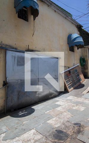 Casa à venda com 250m², 4 quartos e 3 vagas Casa à venda com 250m², 4 quartos e 3 vagasGaragem
