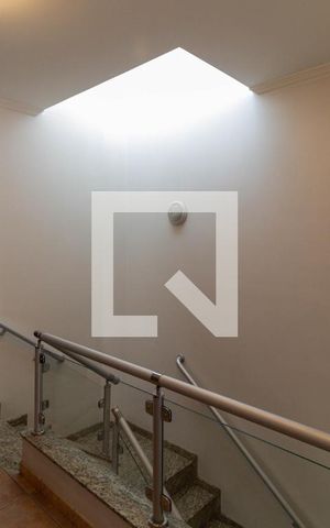 Casa para alugar com 290m², 4 quartos e 4 vagasHall
