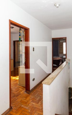Casa para alugar com 360m², 8 quartos e 1 vagaCorredor (Casa 1)